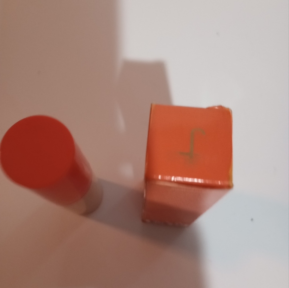 Concealer - Picture 3 of 3